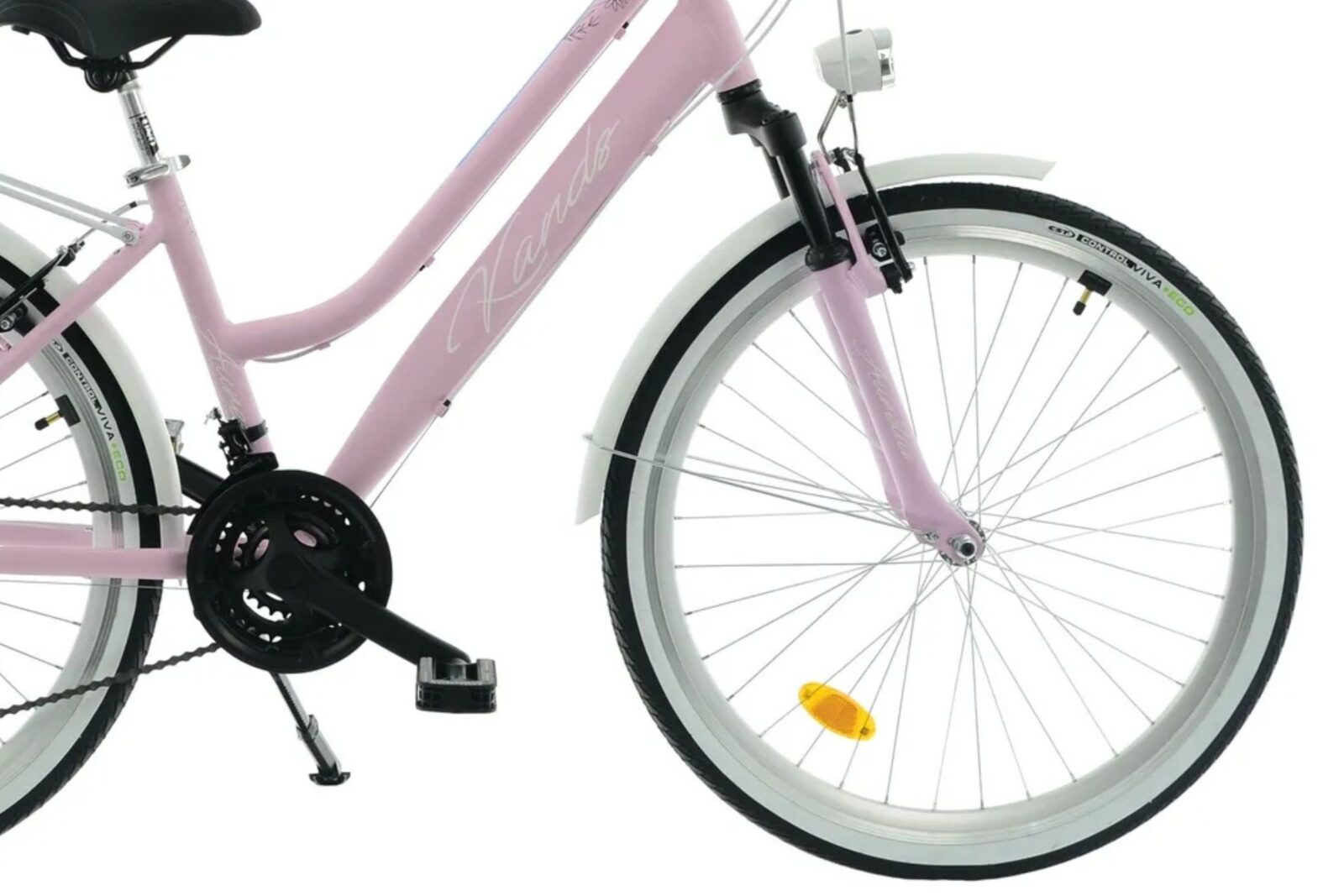 Rosa cykel med vit stänkskärm och lampa