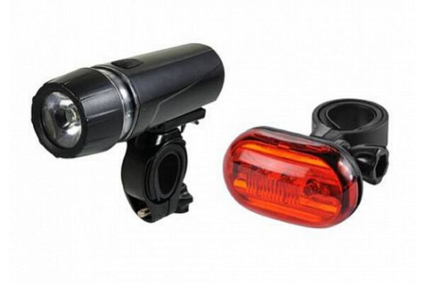 Cykellampor fram och bak med fästen