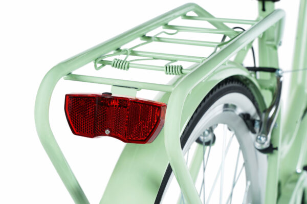 Cykel bakljus och pakethållare i grön färg.