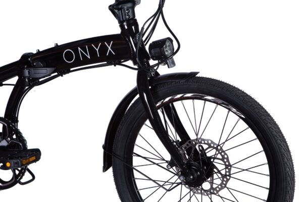 Svart hopfällbar cykel med skivbroms framhjul.