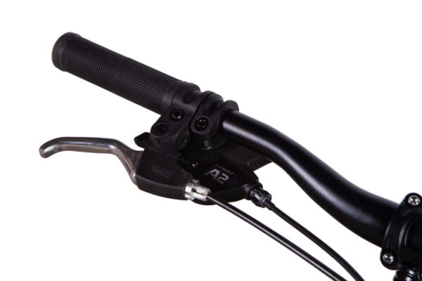 Cykelstyre med bromshandtag och kablar