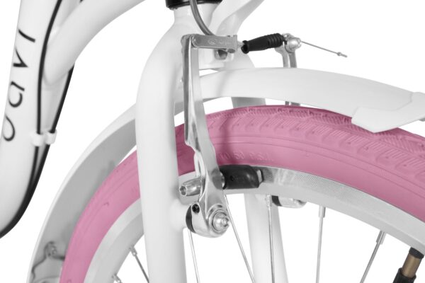 Närbild av vit cykel med rosa däck